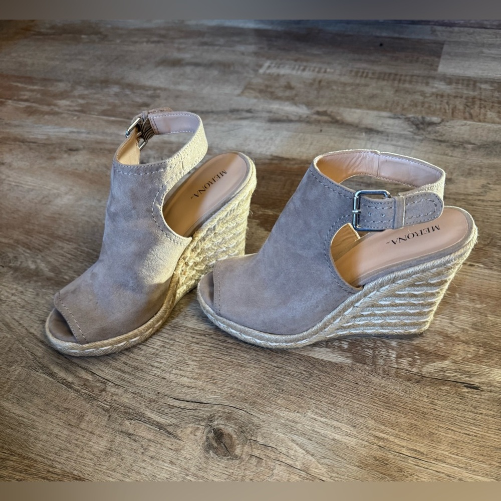 Women's Tan Wedge Sandals - Picture 3 of 8